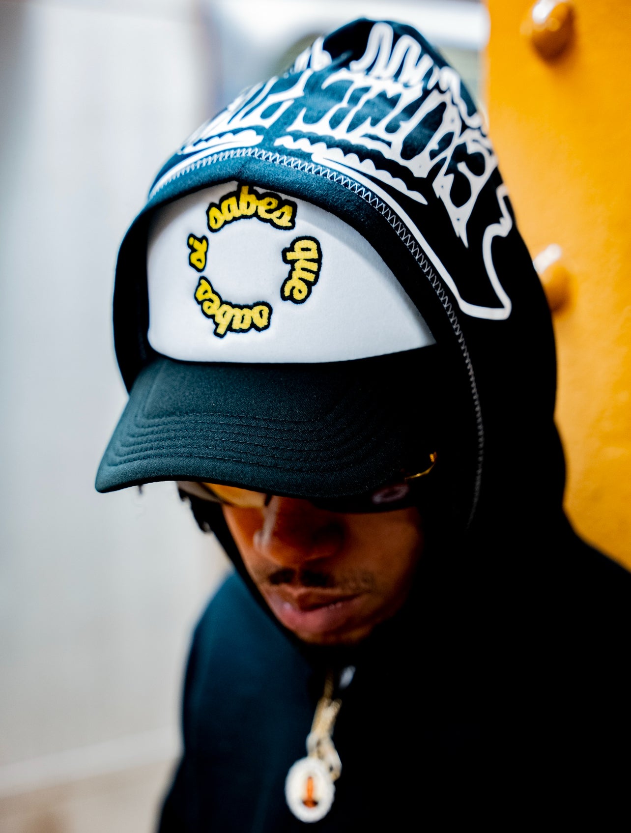 (White/Black) TRUCKER HAT