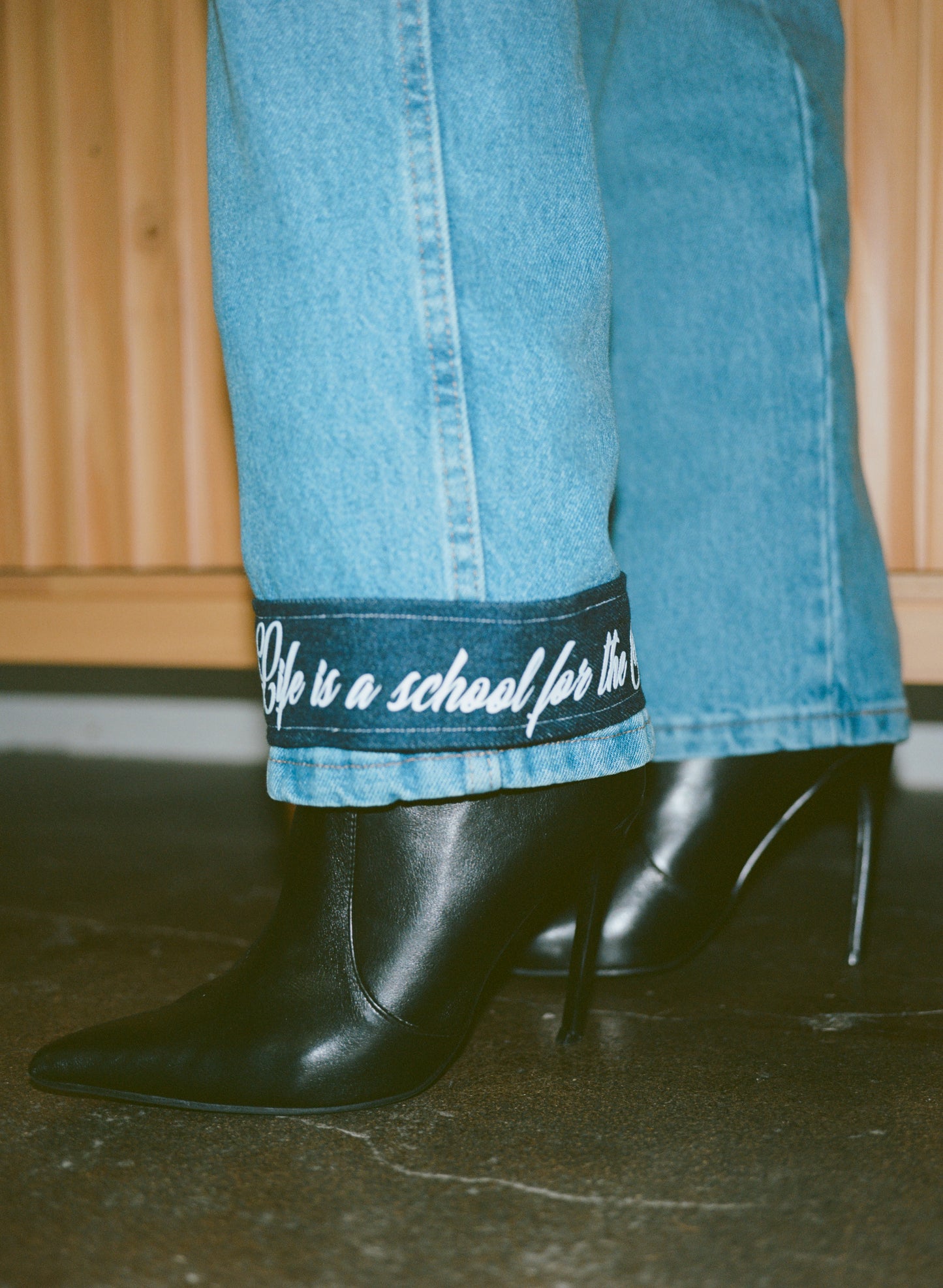 Light Si Sabes Jeans Pre-Order